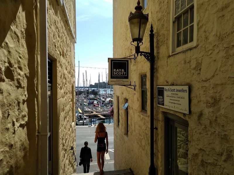 croisiere voilier avec skipper guernesey Saint Peter Port lane