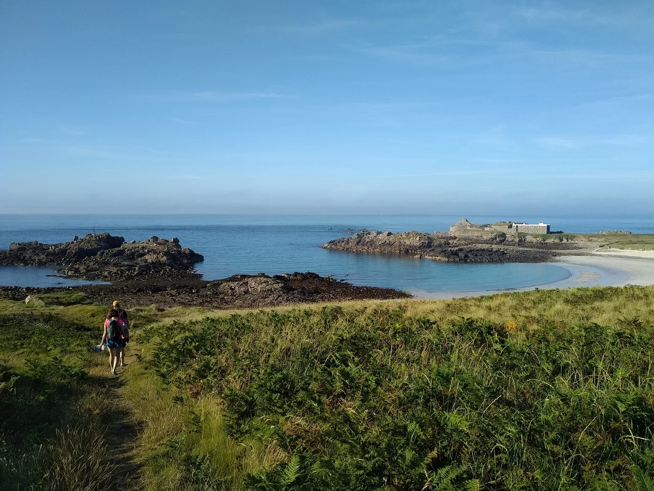 croisiere avec skipper Guernesey Coblets beach
