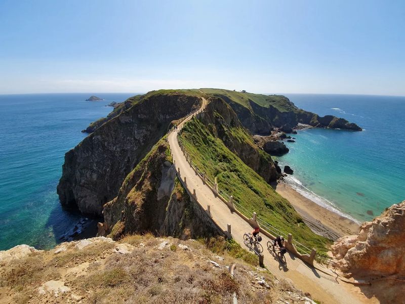 stage croisiere iles anglo-normandes sercq la coupée